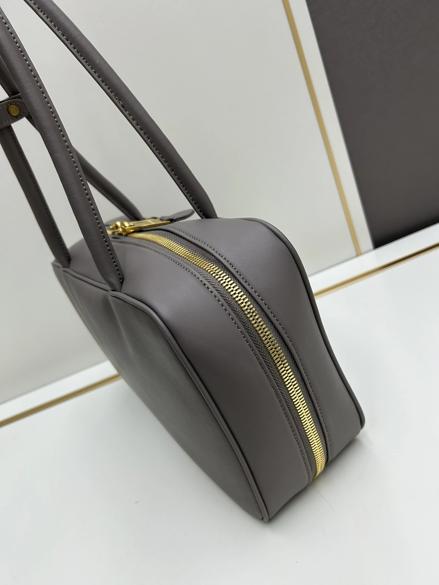 Popular 2384 MIU MIU AAA Quality Handbags For Women