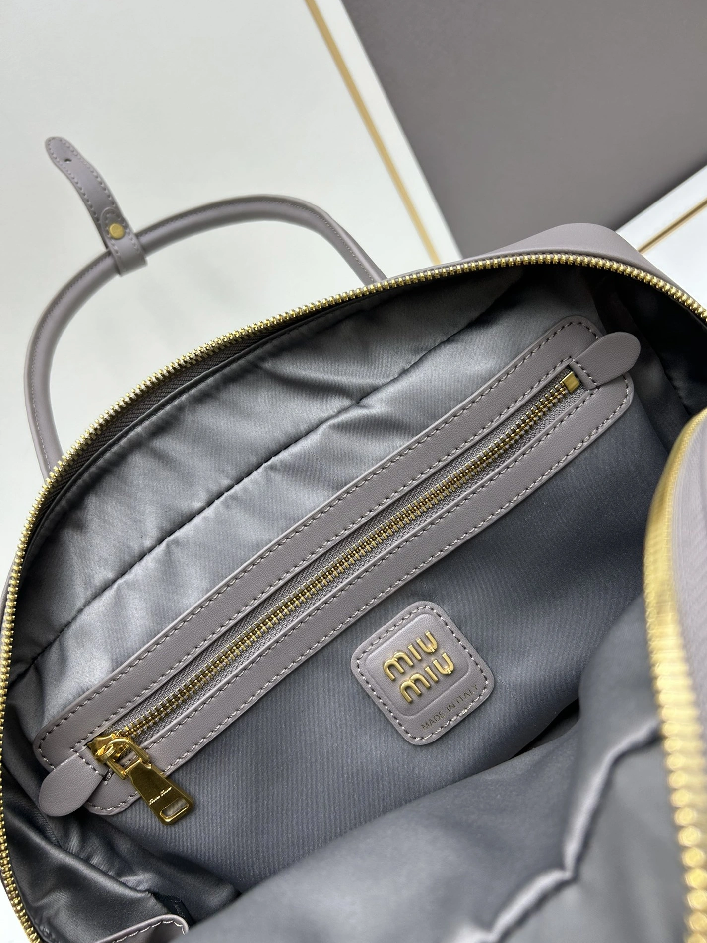 Popular 2384 MIU MIU AAA Quality Handbags For Women