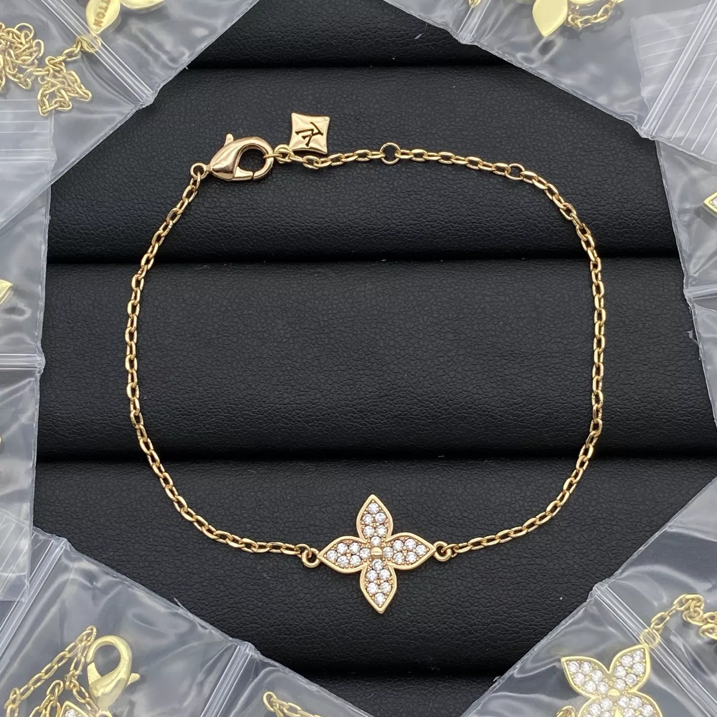 Popular 285 Louis Vuitton LV Bracelets