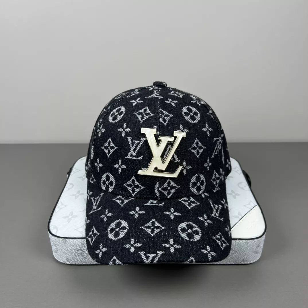 Popular 2902 Louis Vuitton LV Caps