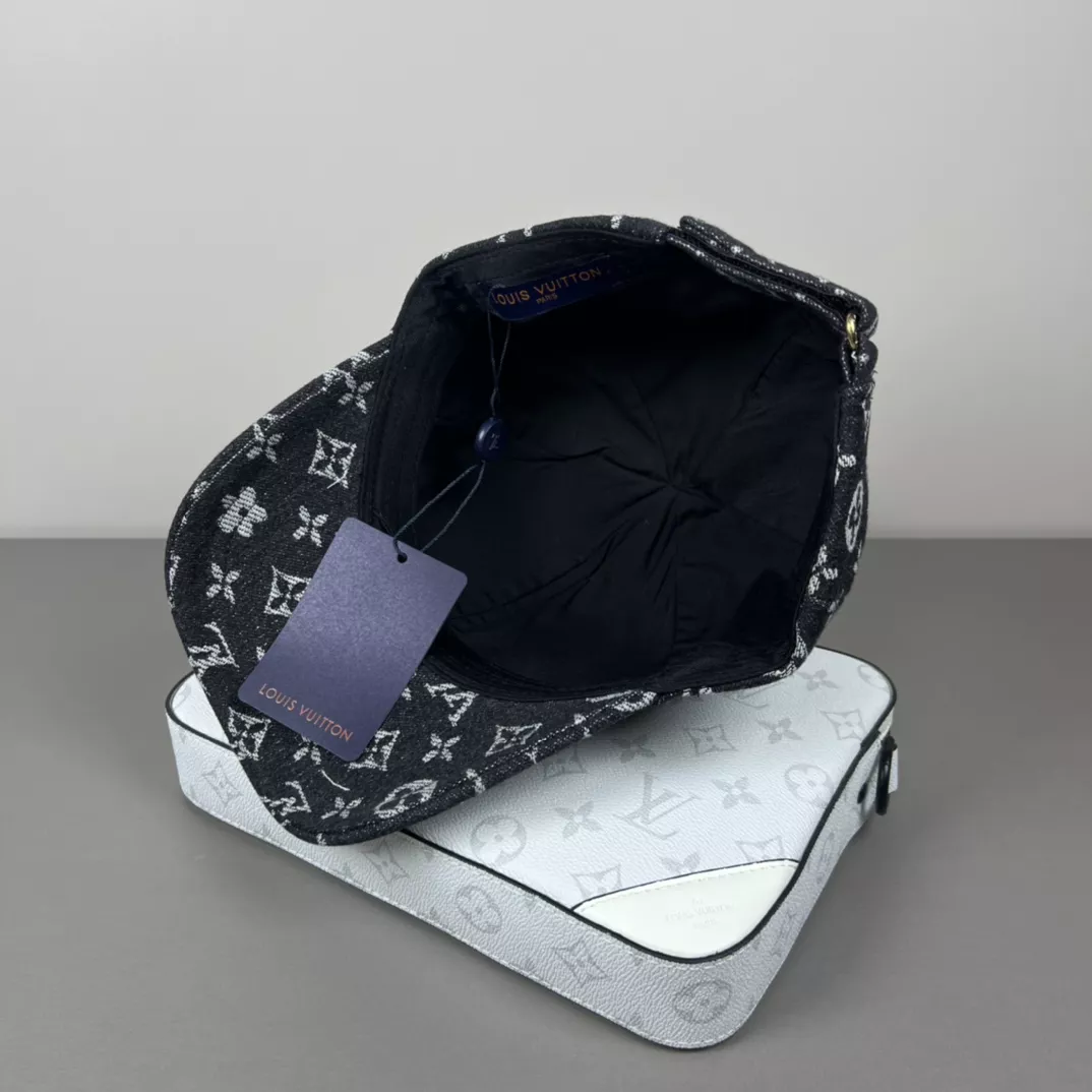 Popular 2902 Louis Vuitton LV Caps
