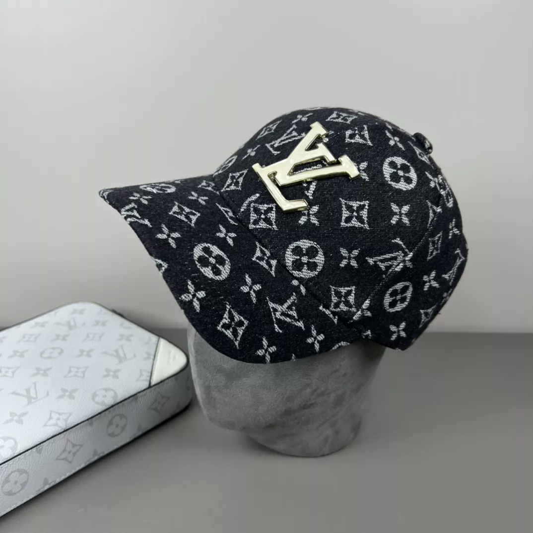 Popular 2902 Louis Vuitton LV Caps