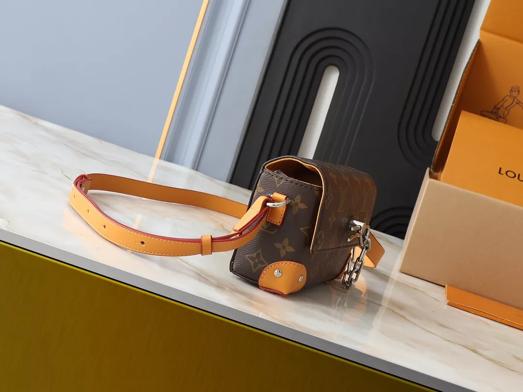 Popular 3524 Louis Vuitton AAA Quality Messenger Bags For Women