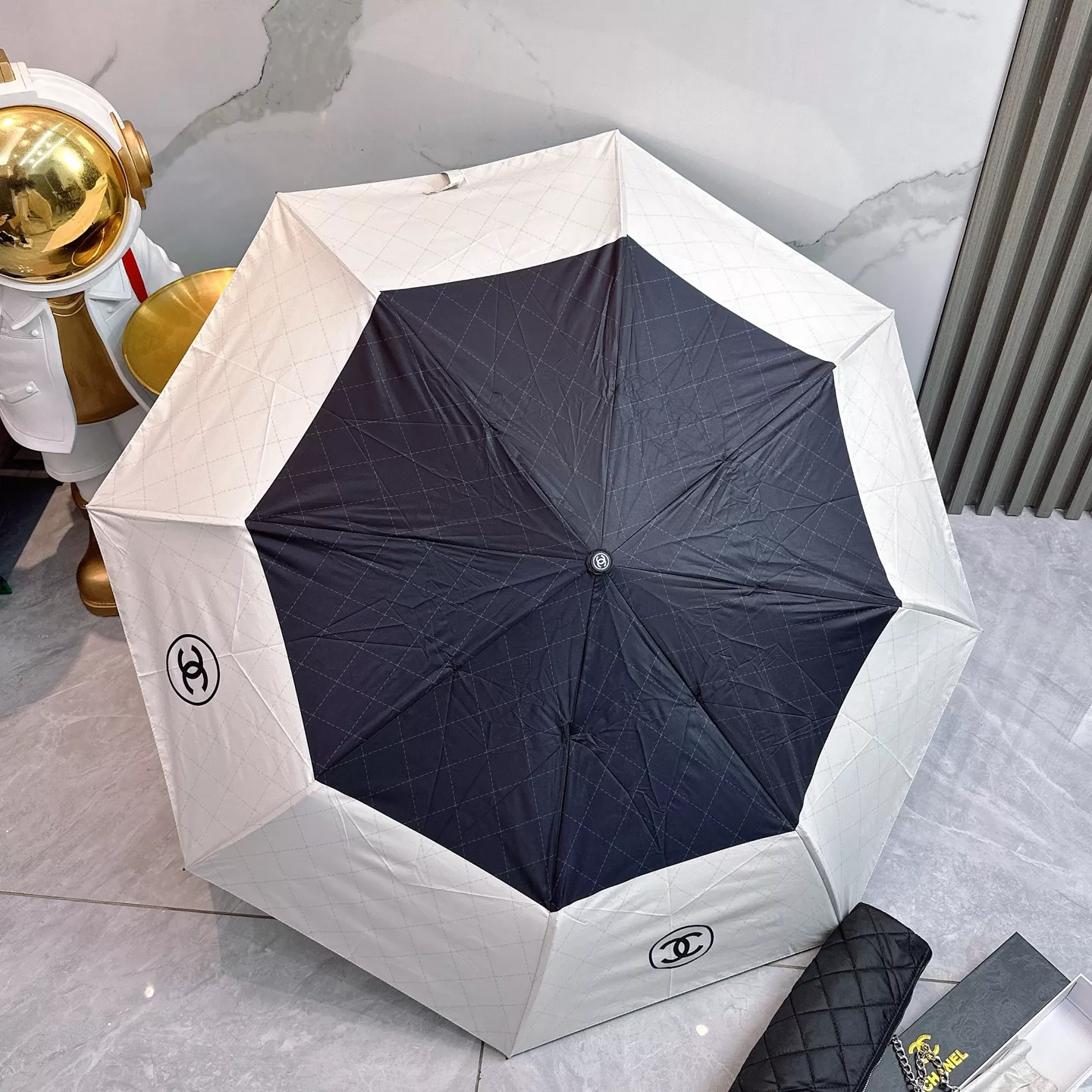 Popular 3959 Chanel Umbrellas