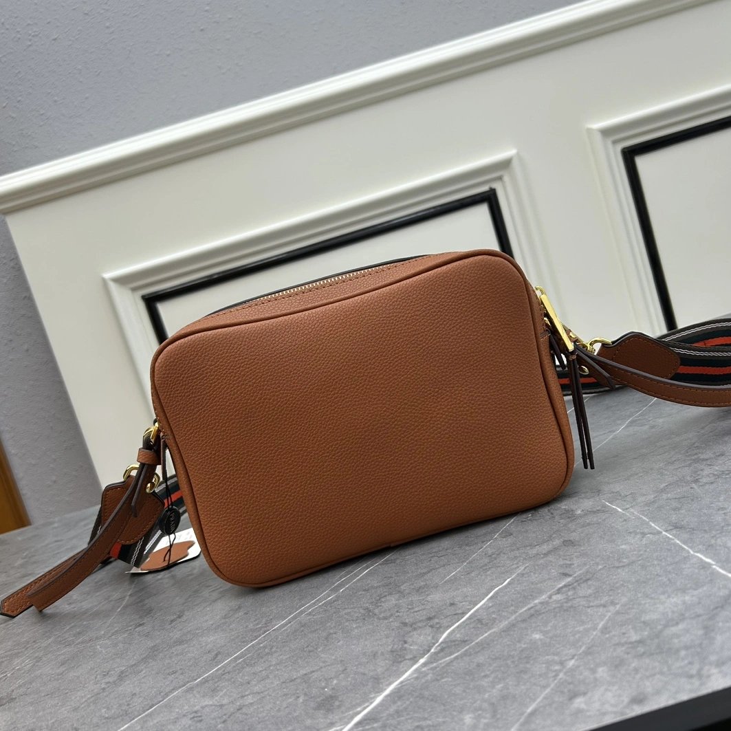 Popular 4042 Prada AAA Quality Messenger Bags For Women