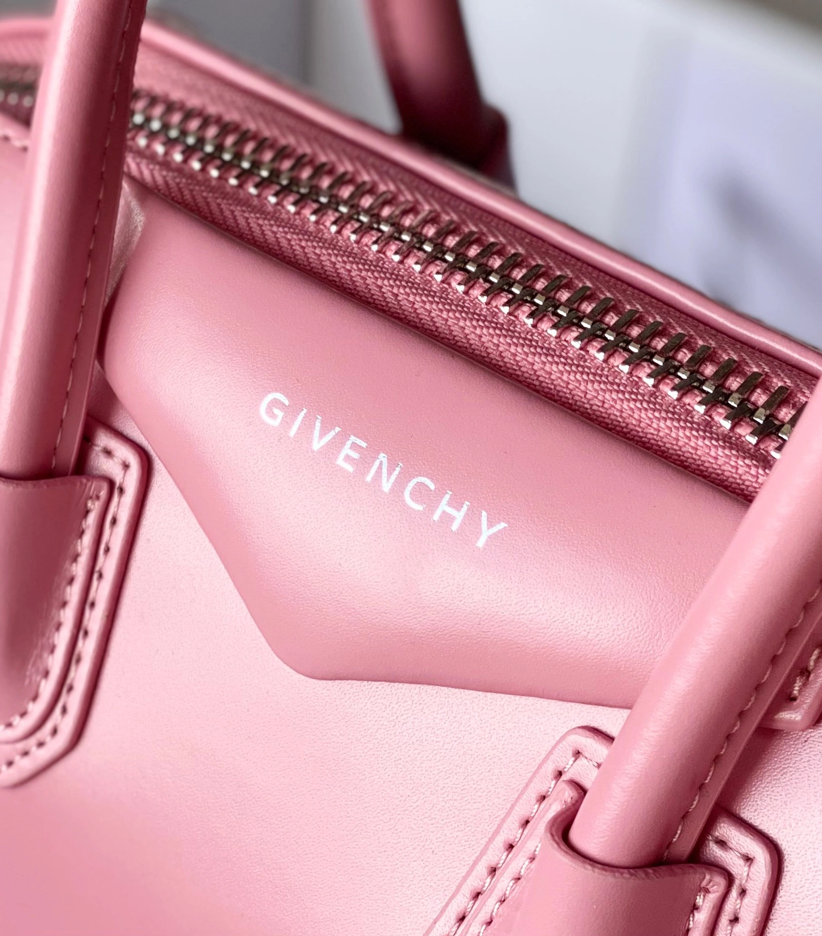Popular 4269 Givenchy AAA Quality Handbags For Women