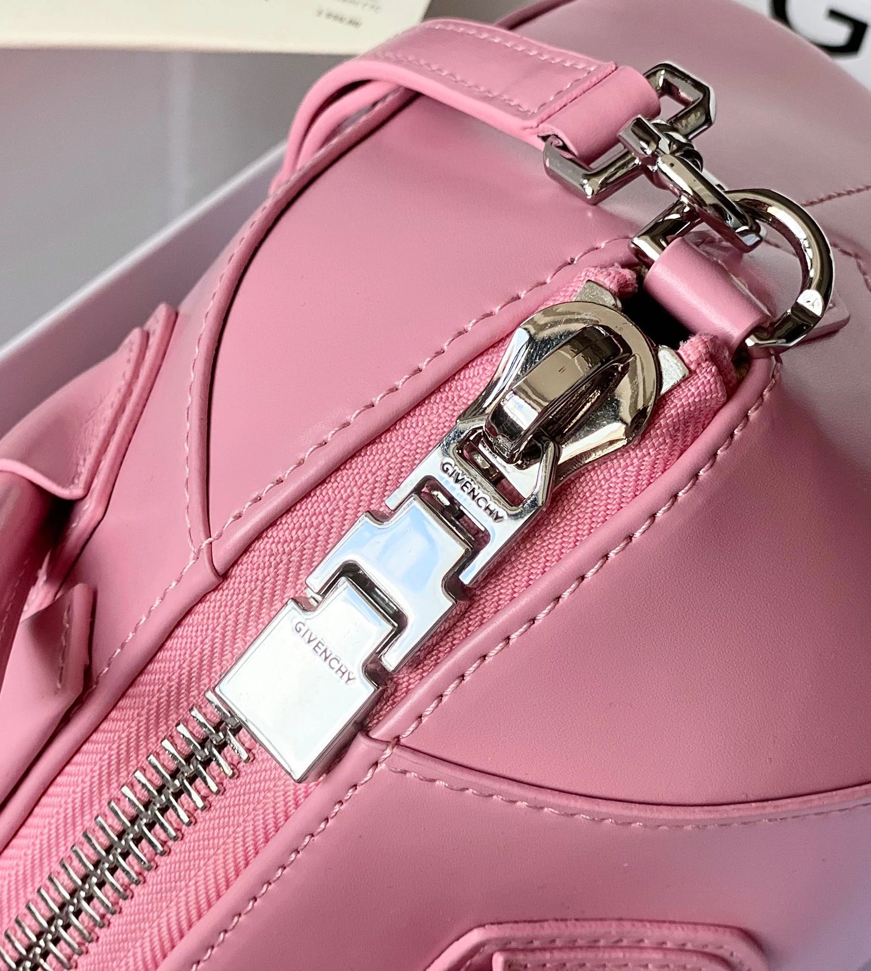 Popular 4269 Givenchy AAA Quality Handbags For Women