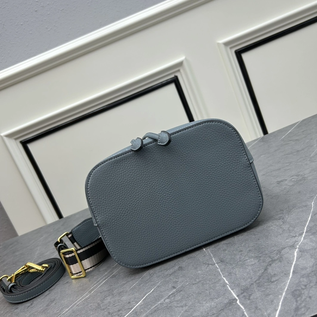 Popular 4370 Prada AAA Quality Handbags For Women