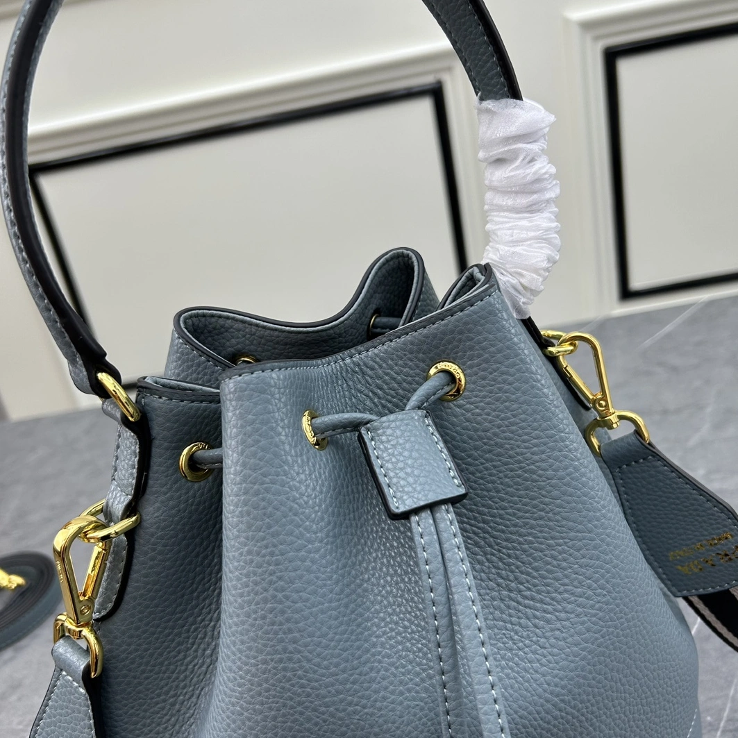 Popular 4370 Prada AAA Quality Handbags For Women