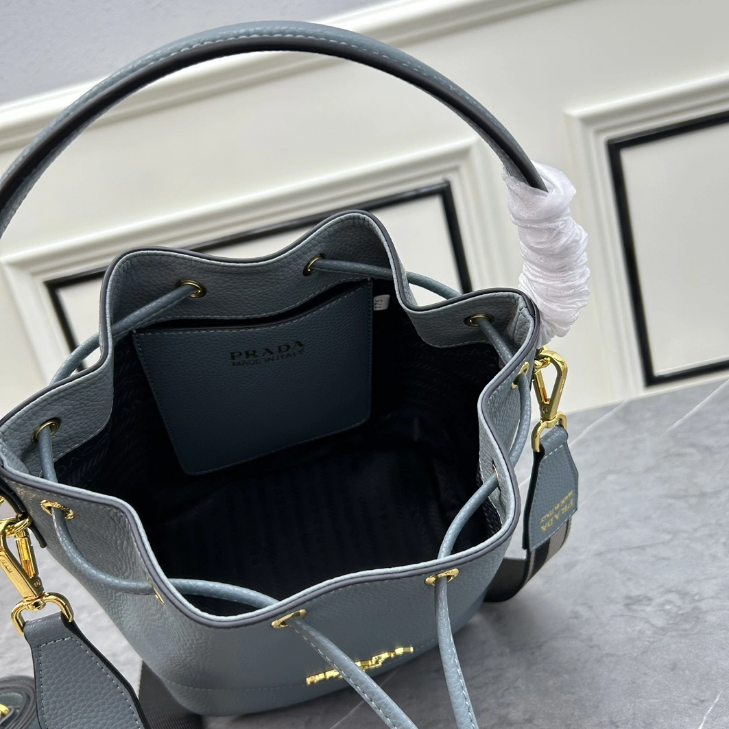 Popular 4370 Prada AAA Quality Handbags For Women