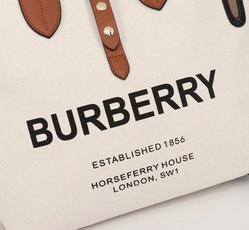 Popular 4621 Burberry AAA Quality Shoulder Bags For Women