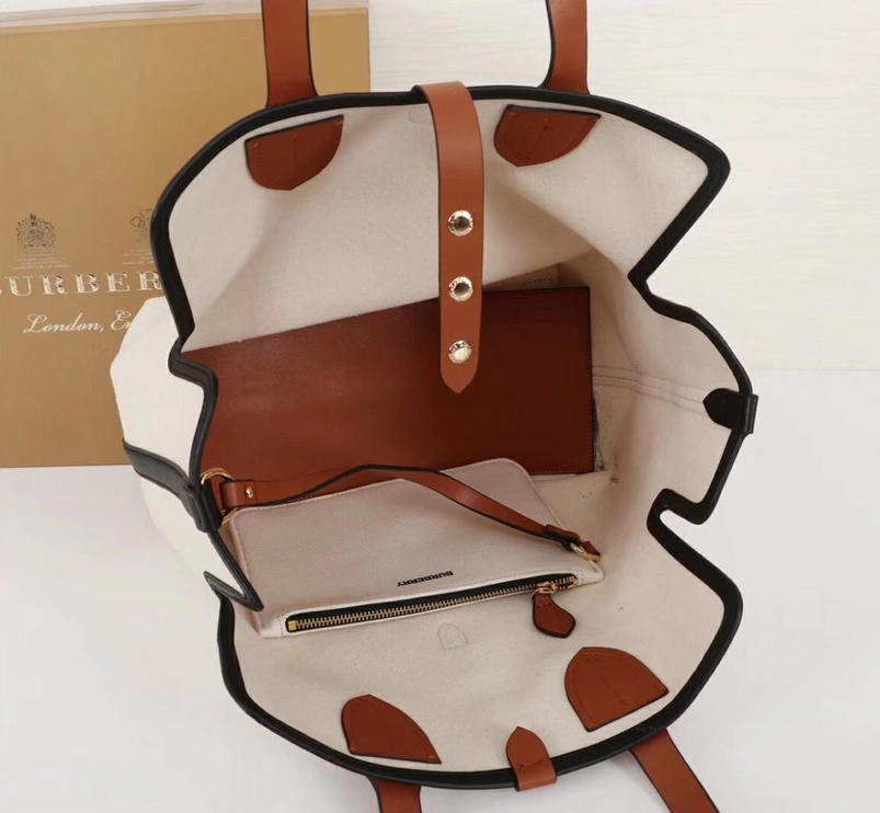 Popular 4621 Burberry AAA Quality Shoulder Bags For Women