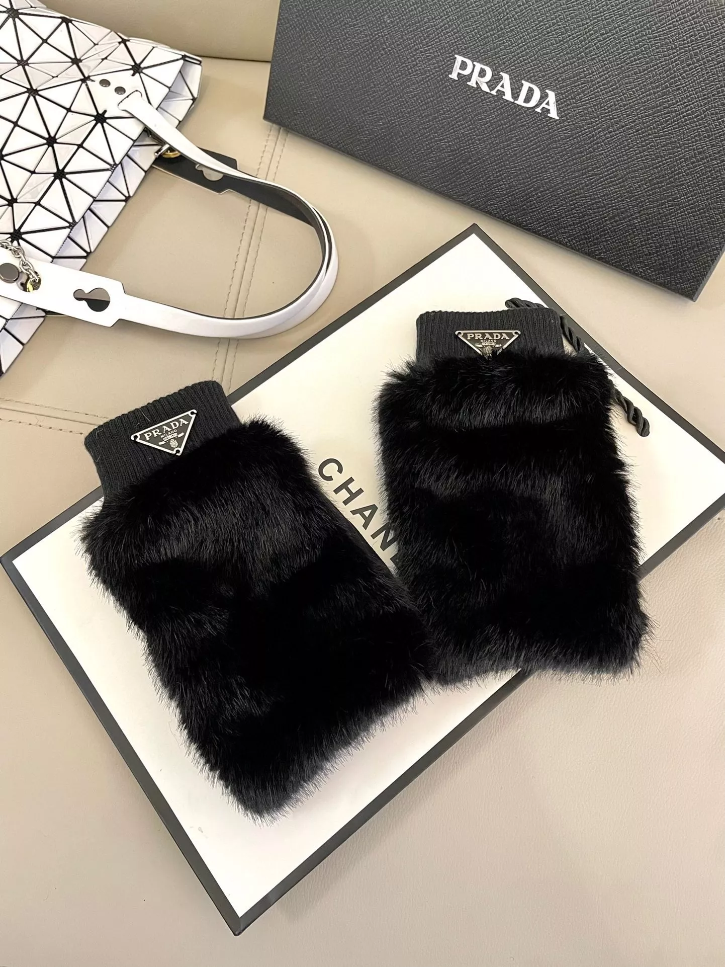 Popular 4621 Prada Gloves For Women