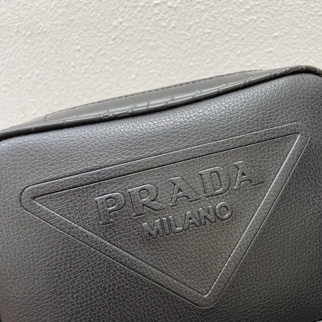 Popular 4730 Prada AAA Quality Messenger Bags For Women