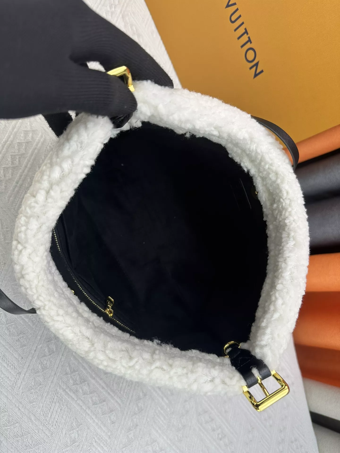 Popular 5200 Louis Vuitton AAA Quality Shoulder Bags For Women