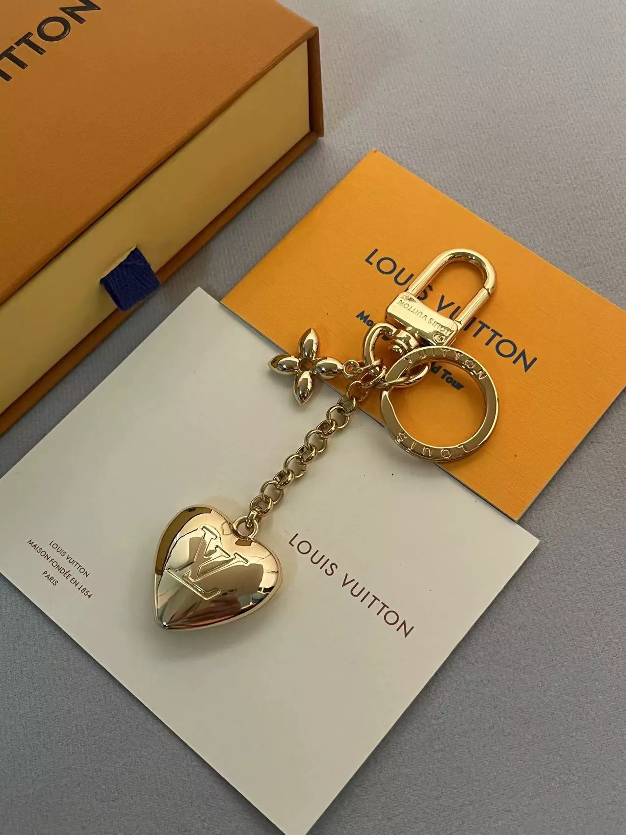 Popular 5567 Louis Vuitton LV Key Holder And Bag Buckle