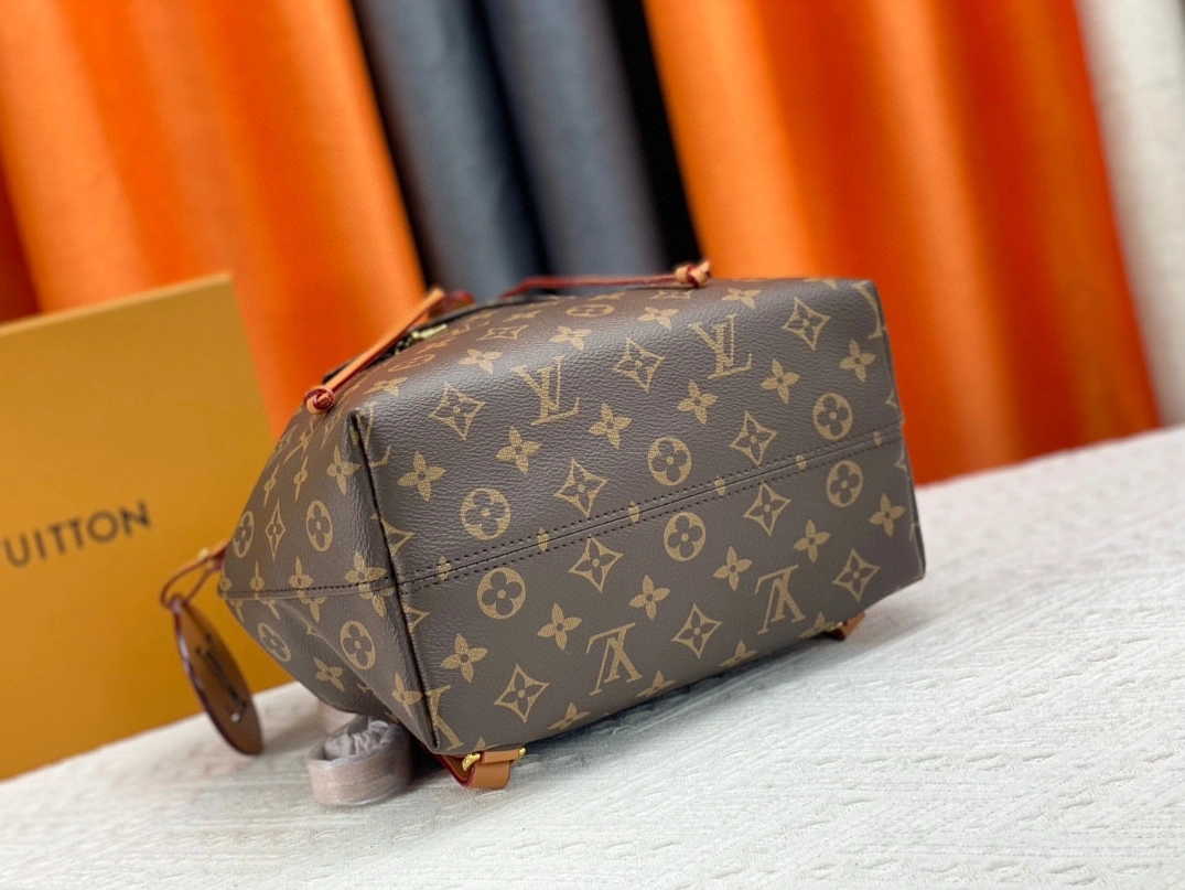 Popular 5967 Louis Vuitton AAA Quality Backpacks For Women