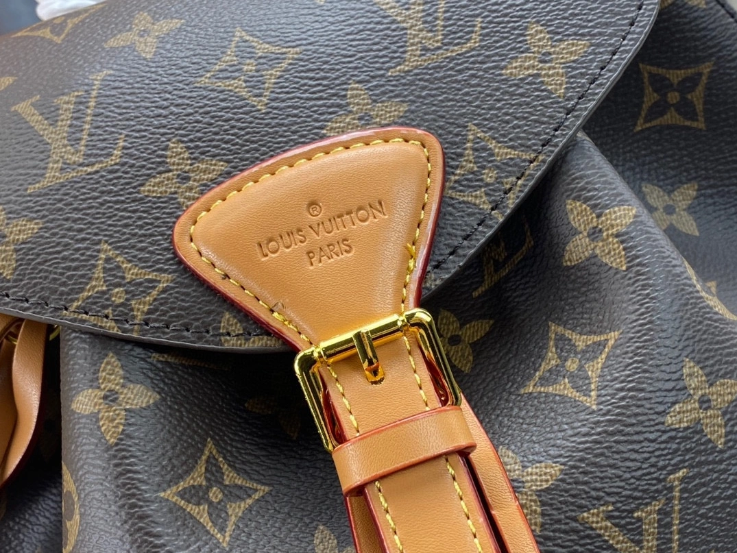 Popular 5967 Louis Vuitton AAA Quality Backpacks For Women