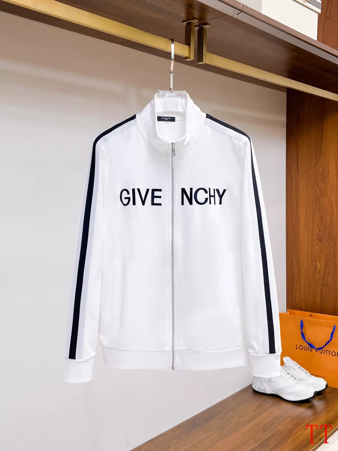 Popular 6059 Givenchy Tracksuits Long Sleeved For Men