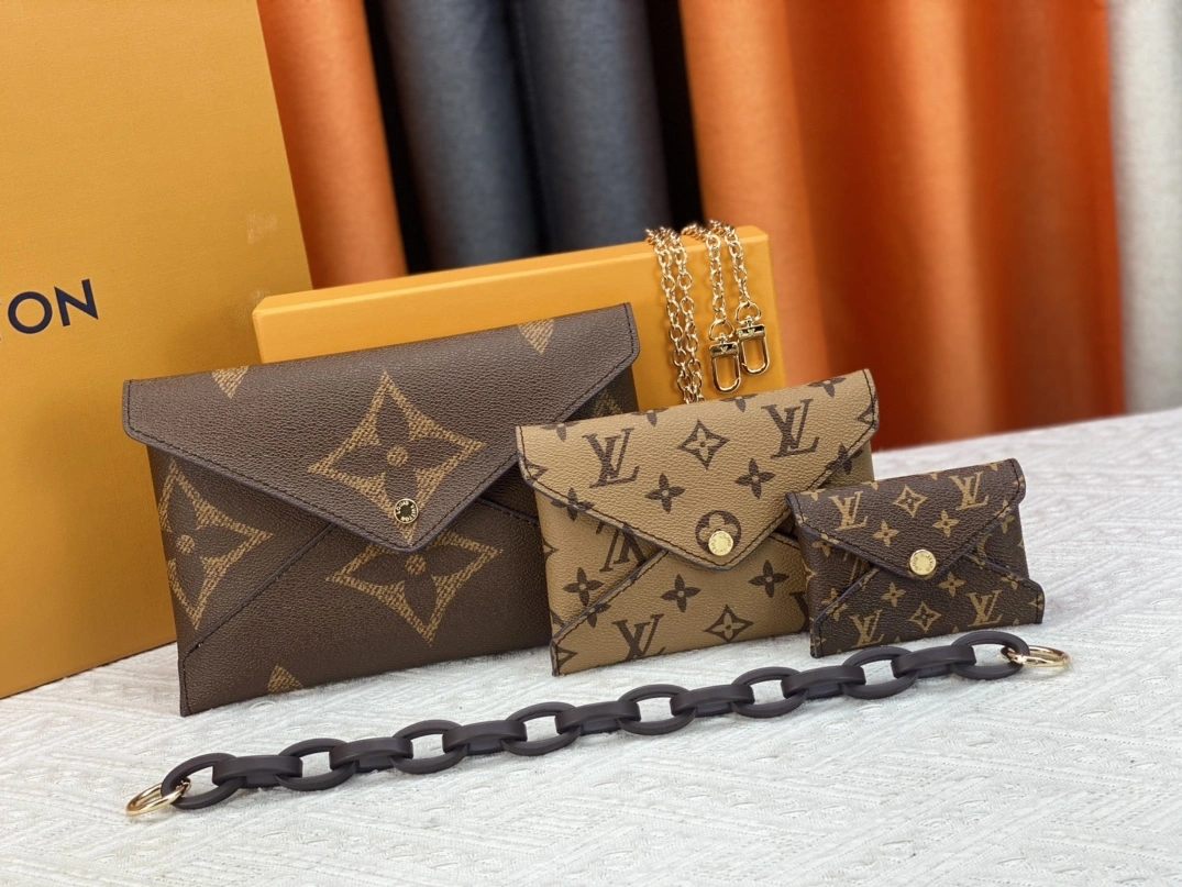 Popular 6124 Louis Vuitton AAA Quality Wallets For Women