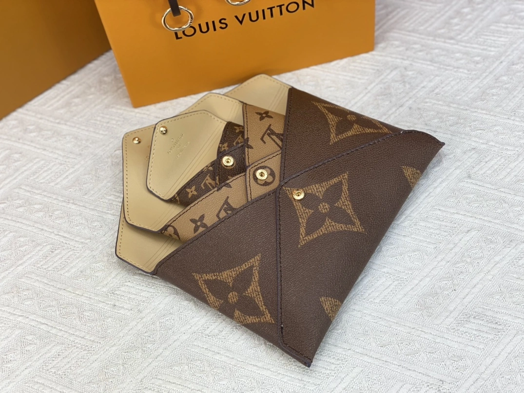 Popular 6124 Louis Vuitton AAA Quality Wallets For Women