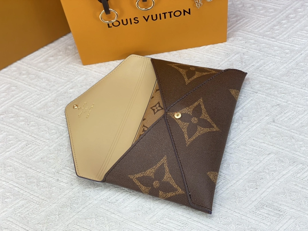 Popular 6124 Louis Vuitton AAA Quality Wallets For Women