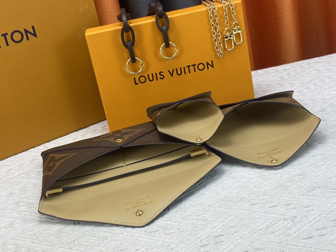 Popular 6124 Louis Vuitton AAA Quality Wallets For Women