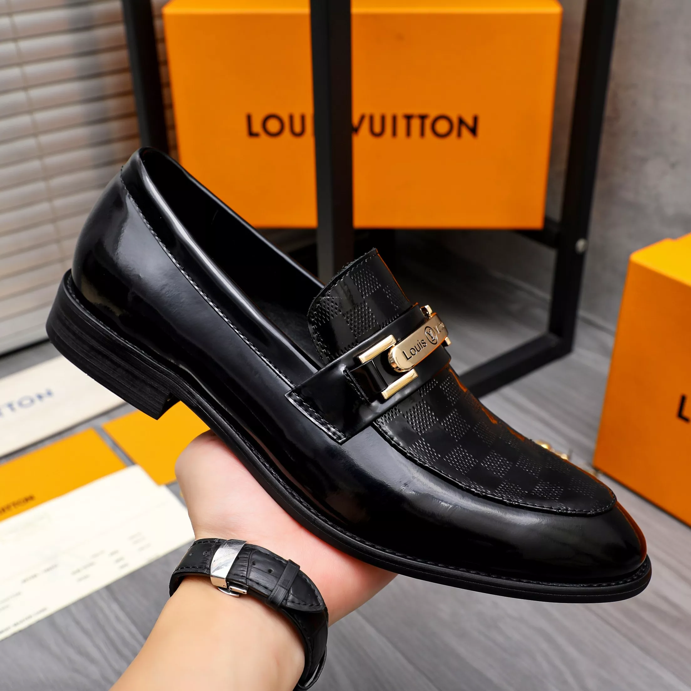 Popular 6140 Louis Vuitton LV Oxfords Shoes For Men