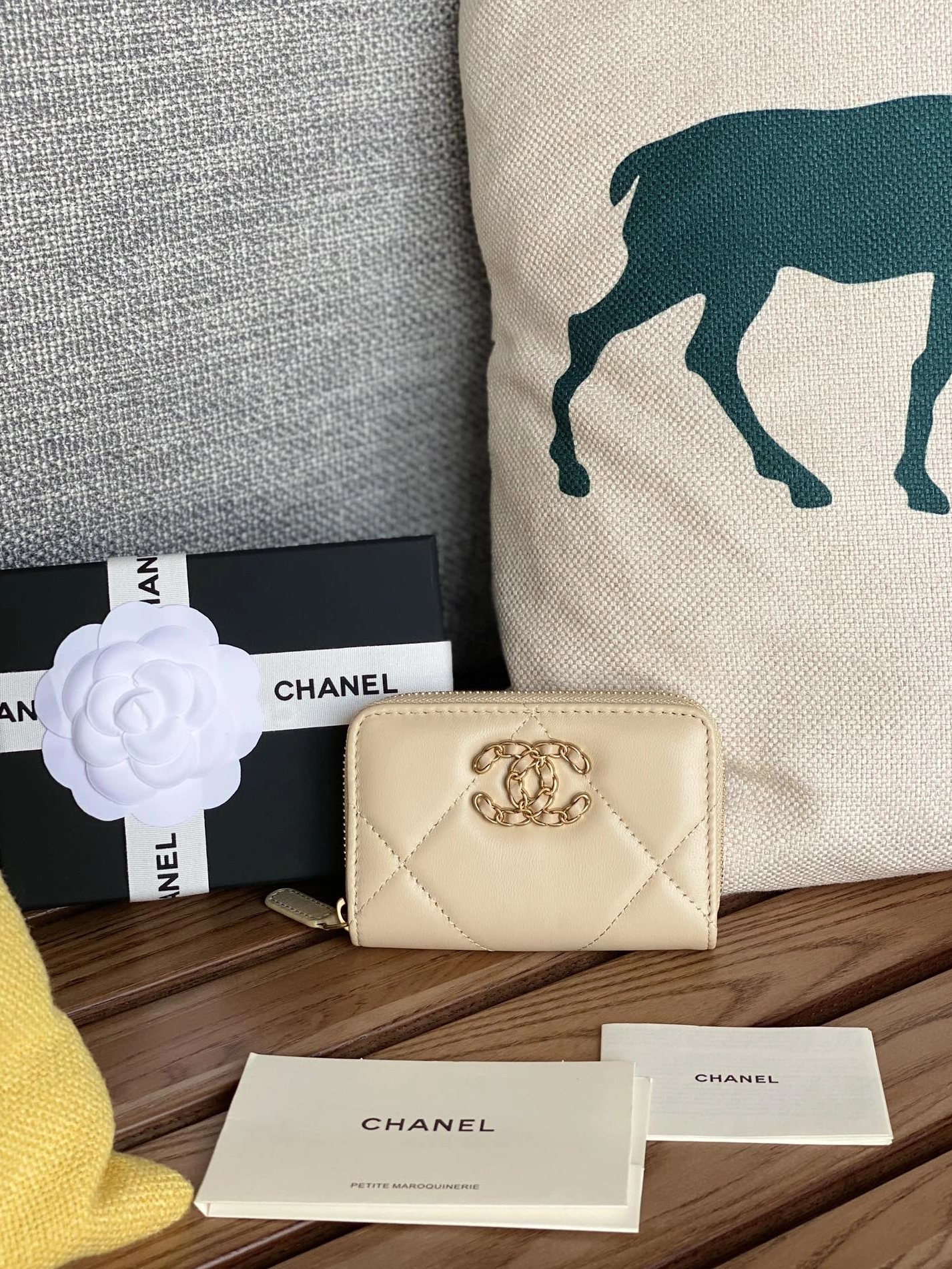 Popular 645 Chanel Wallets