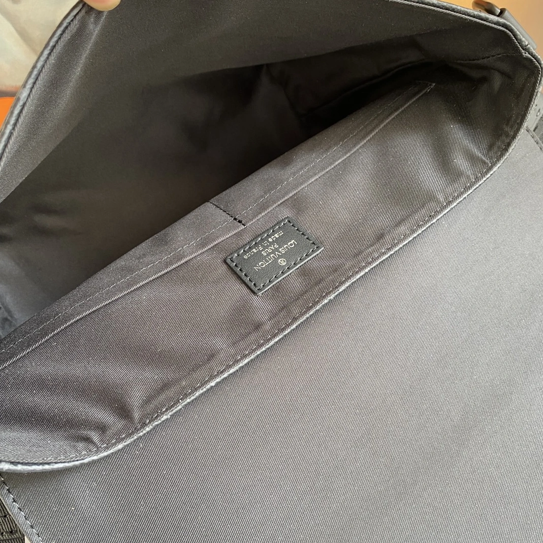 Popular 6673 Louis Vuitton AAA Man Messenger Bags