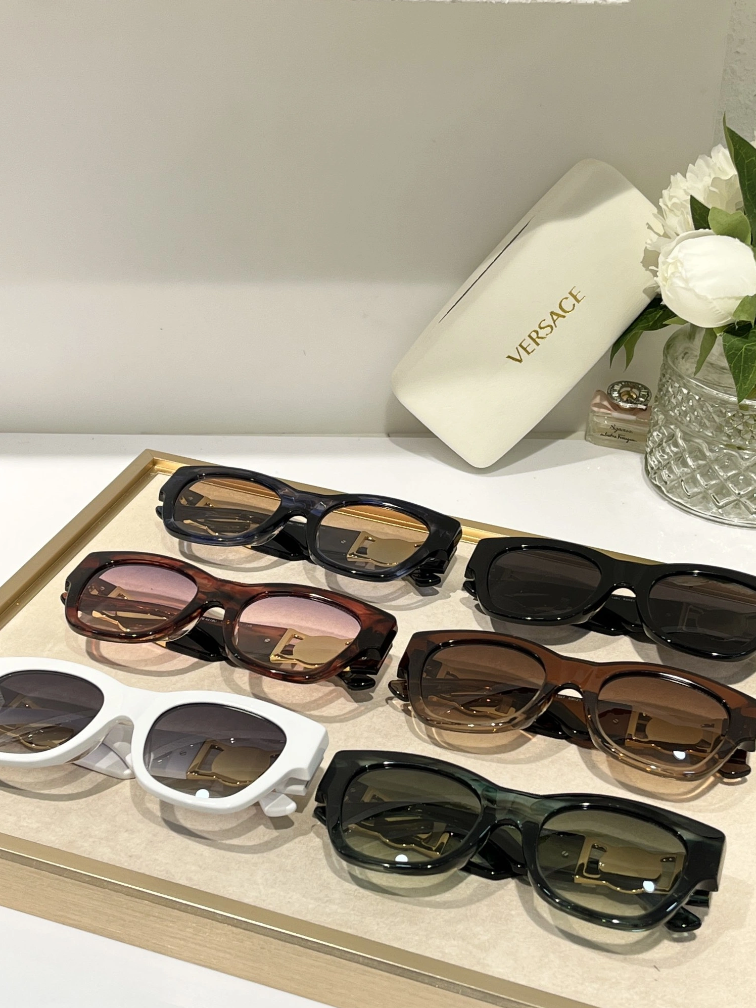 Popular 686 Versace AAA Quality Sunglasses