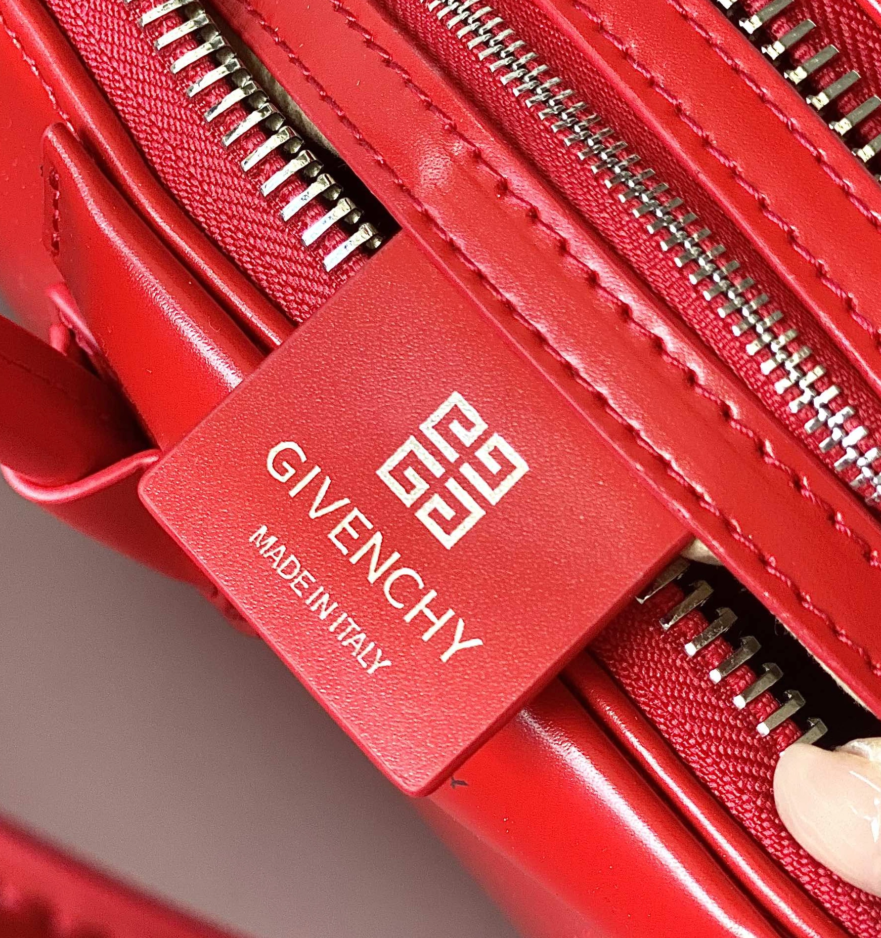 Popular 6875 Givenchy AAA Quality Handbags For Women
