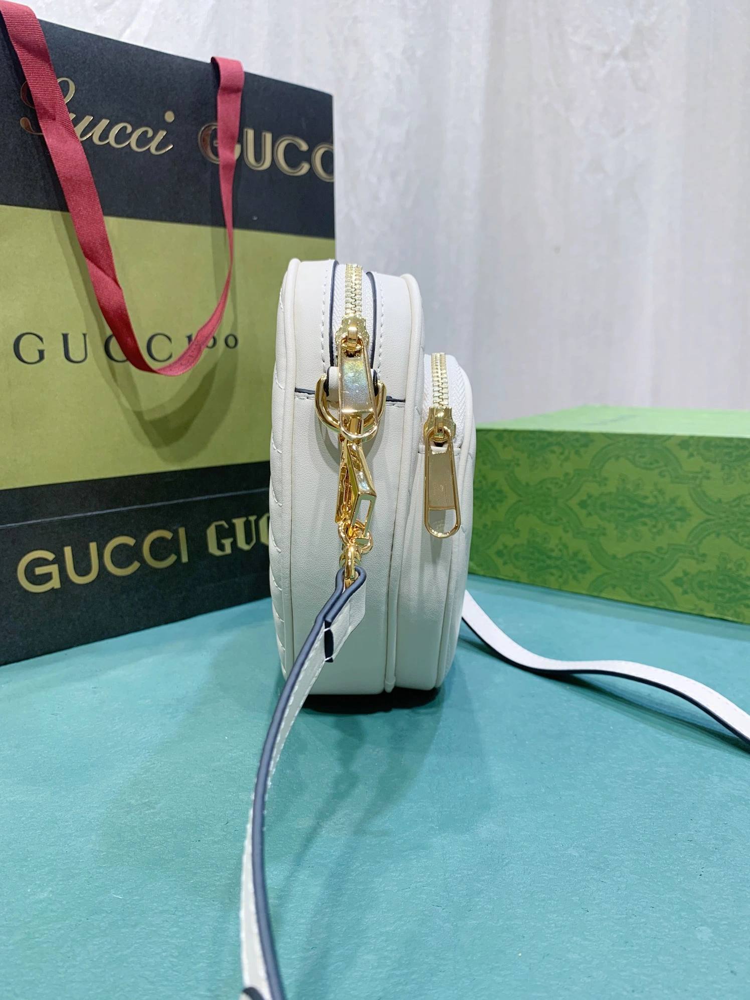 Popular 6881 Gucci AAA Quality Messenger Bags For Women