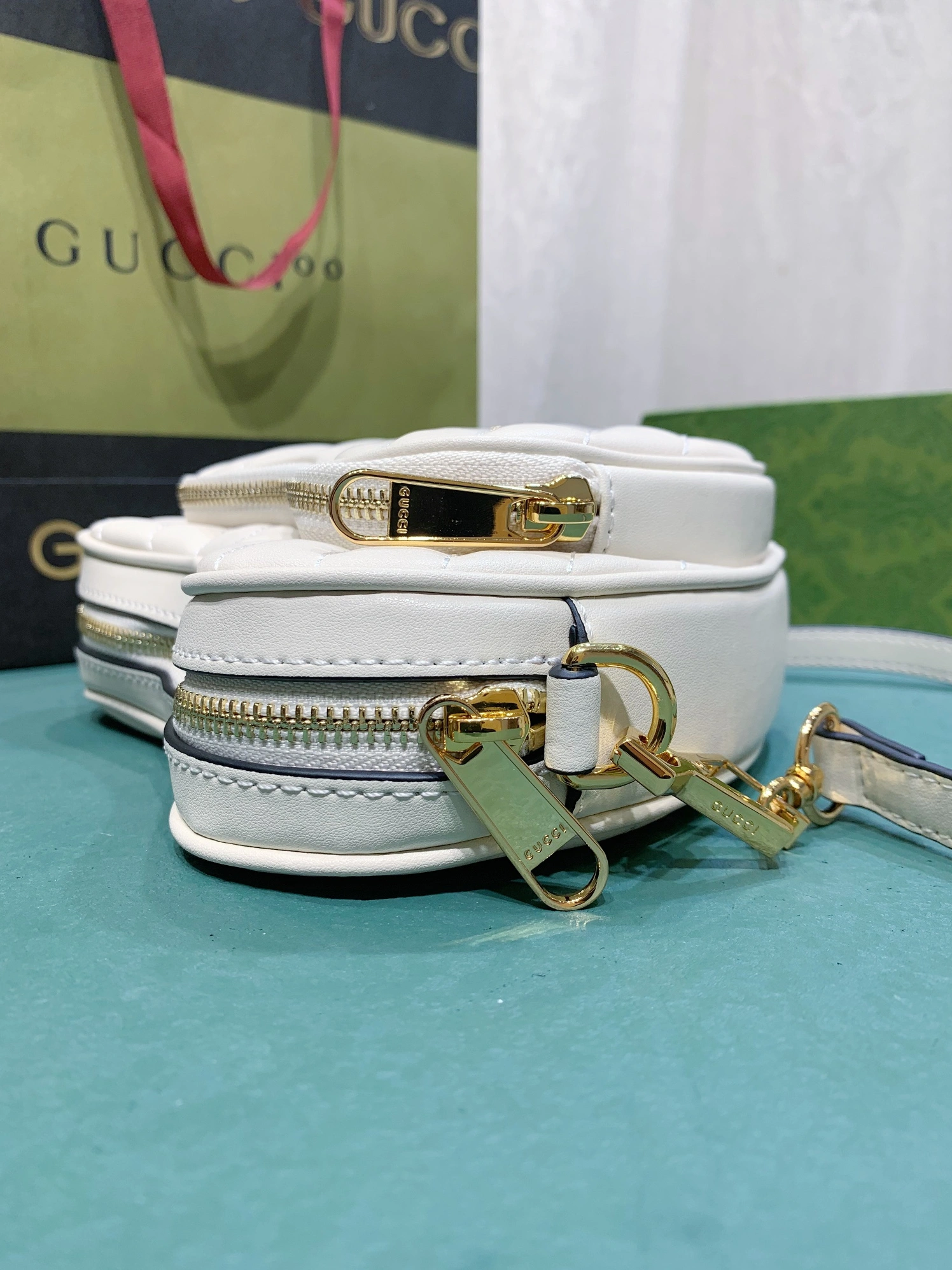 Popular 6881 Gucci AAA Quality Messenger Bags For Women