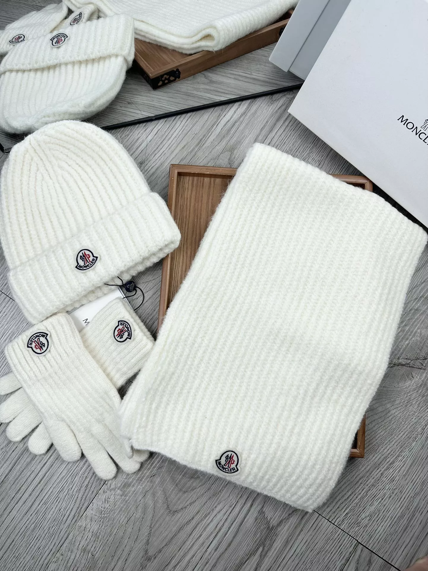 Popular 7074 Moncler Hat and Scarf and Glove Set