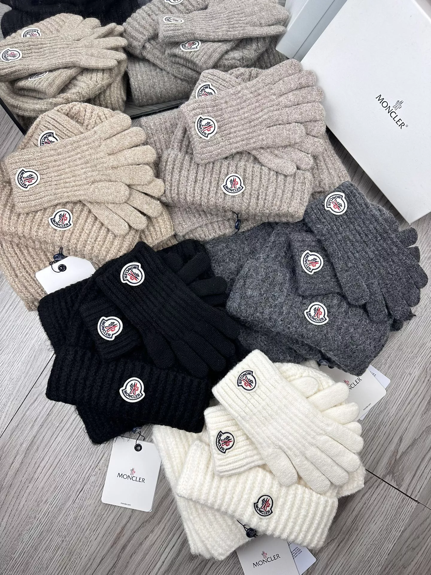 Popular 7074 Moncler Hat and Scarf and Glove Set