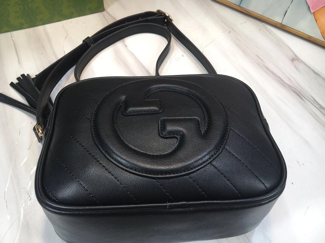 Popular 7240 Gucci AAA Quality Messenger Bags For Women