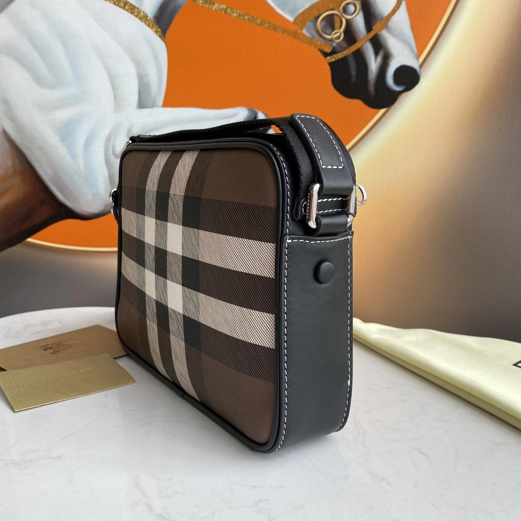 Popular 7334 Burberry AAA Man Messenger Bags