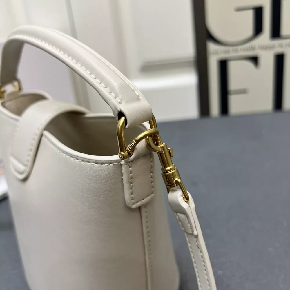 Popular 7503 Celine AAA Quality Messenger Bags For Women