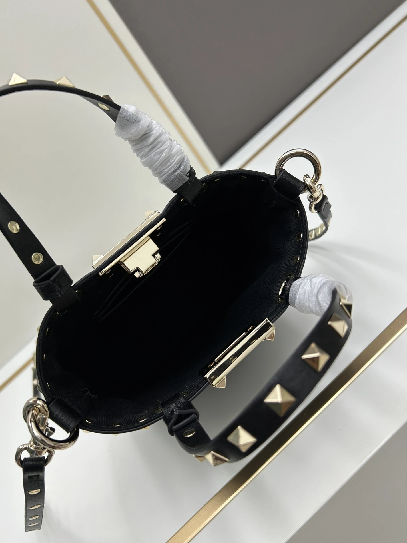 Popular 764 Valentino AAA Quality Handbags For Women
