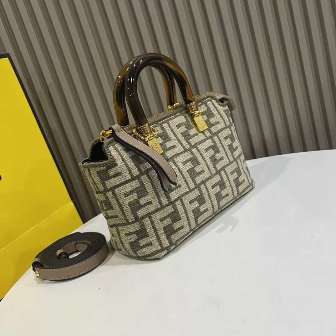 Popular 7678 Fendi AAA Quality Handbags For Women