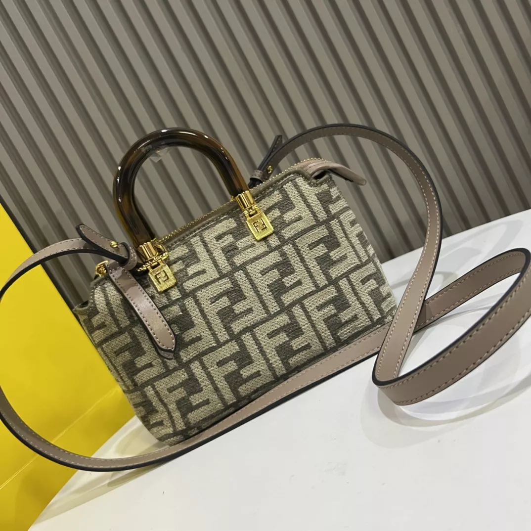 Popular 7678 Fendi AAA Quality Handbags For Women