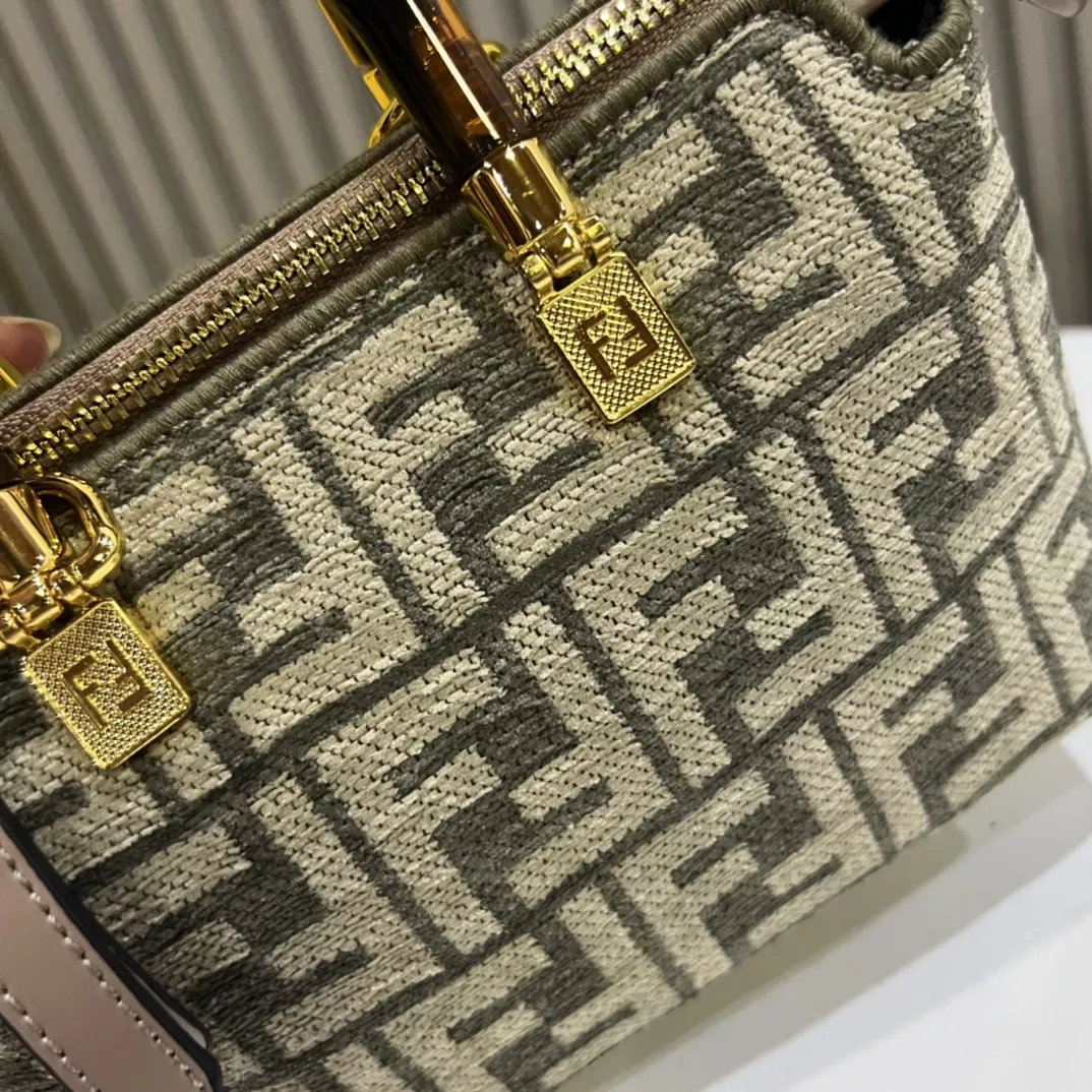 Popular 7678 Fendi AAA Quality Handbags For Women