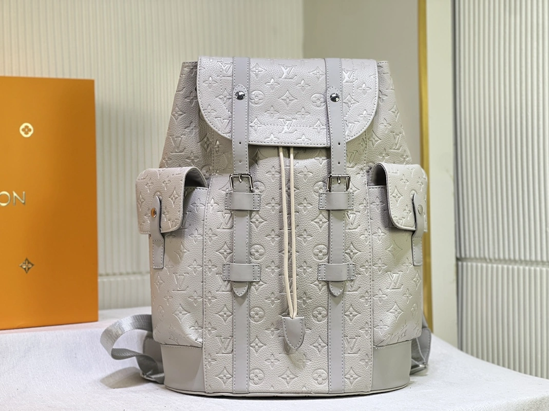 Popular 7755 Louis Vuitton LV AAA Man Backpacks