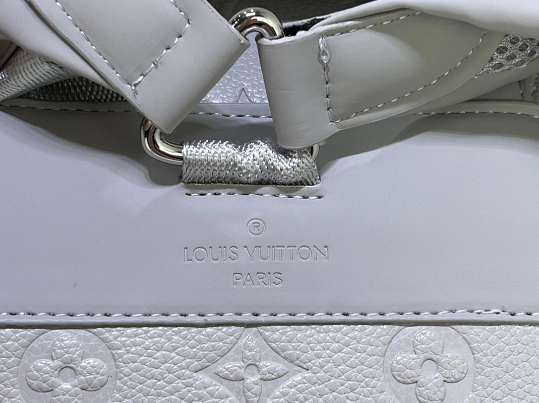 Popular 7755 Louis Vuitton LV AAA Man Backpacks