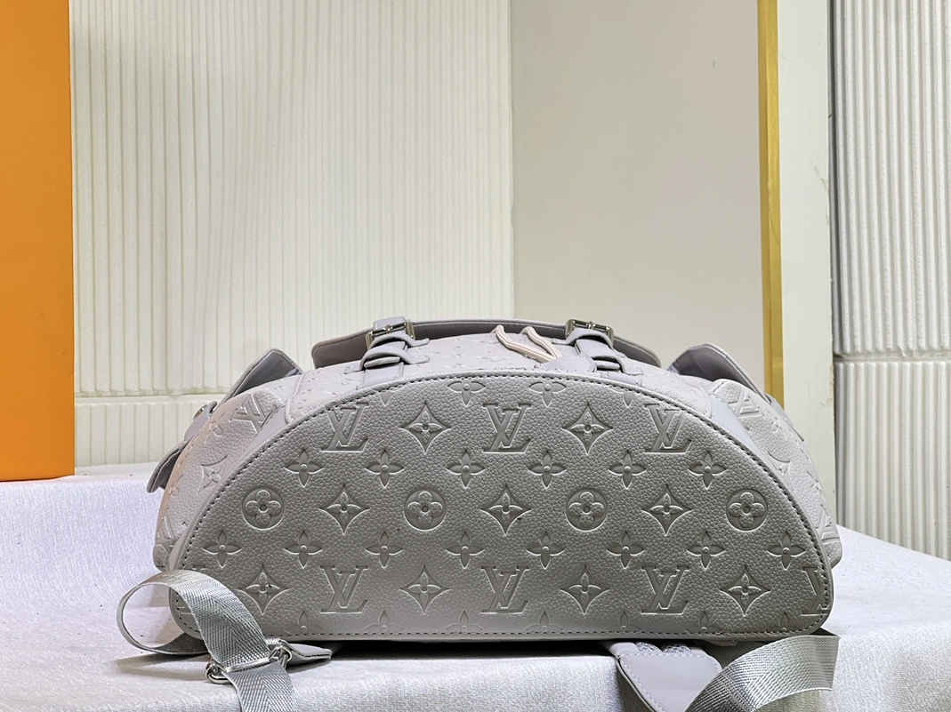 Popular 7755 Louis Vuitton LV AAA Man Backpacks