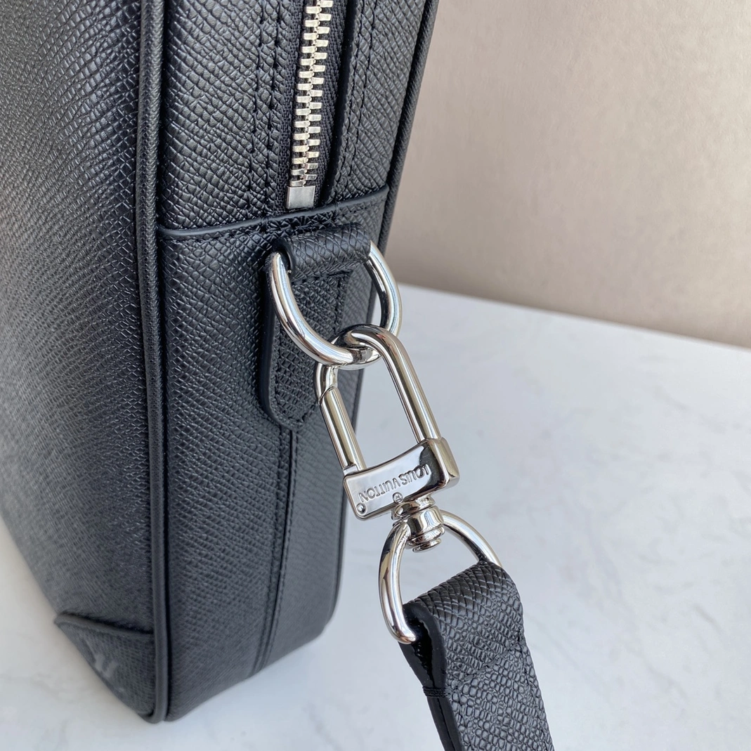Popular 7935 Louis Vuitton AAA Man Handbags