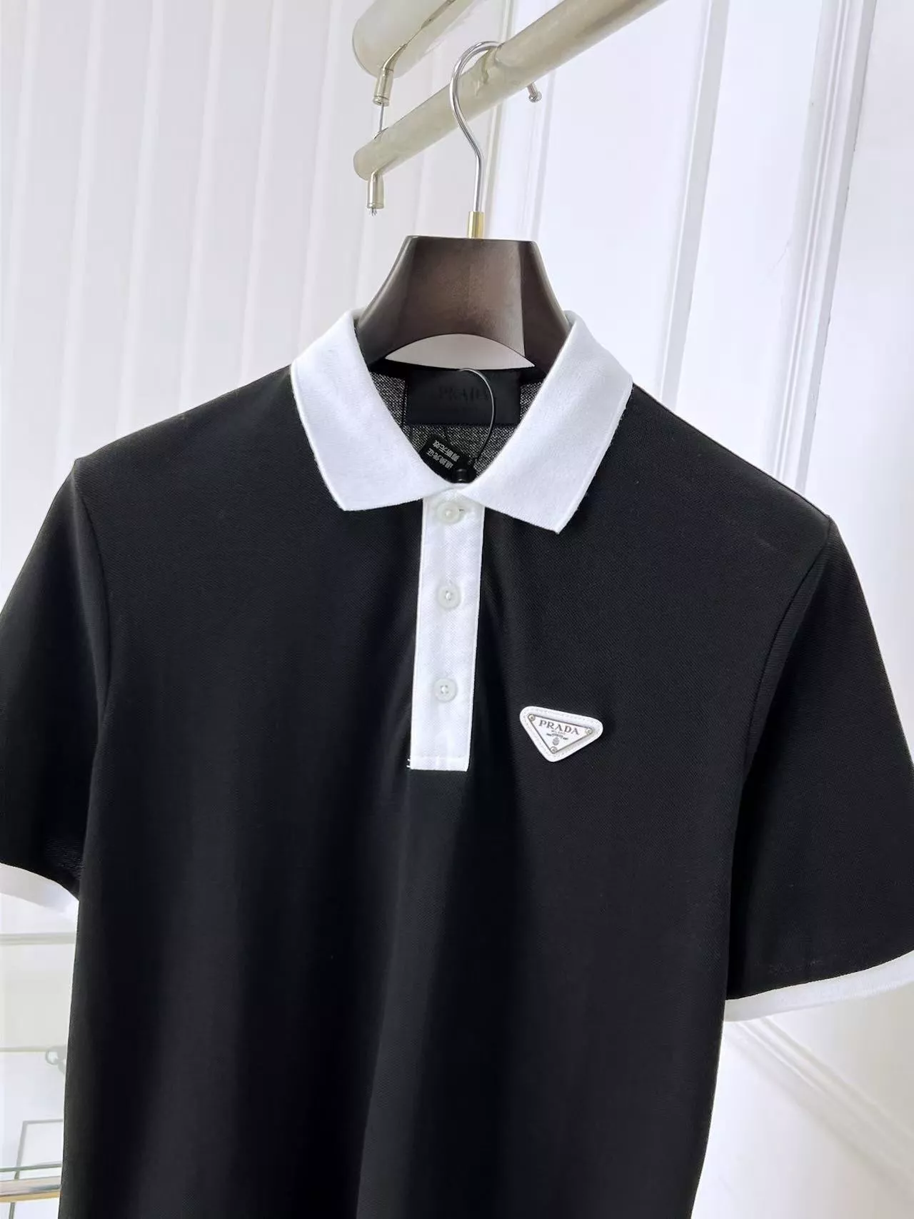 Popular 8012 Prada T-Shirts Short Sleeved For Men