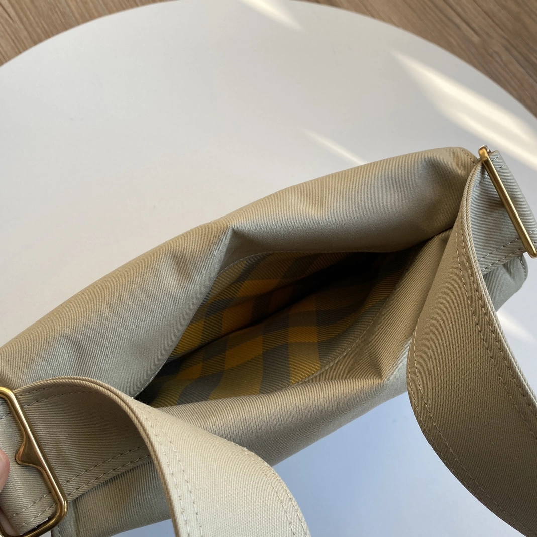 Popular 8015 Burberry AAA Man Messenger Bags
