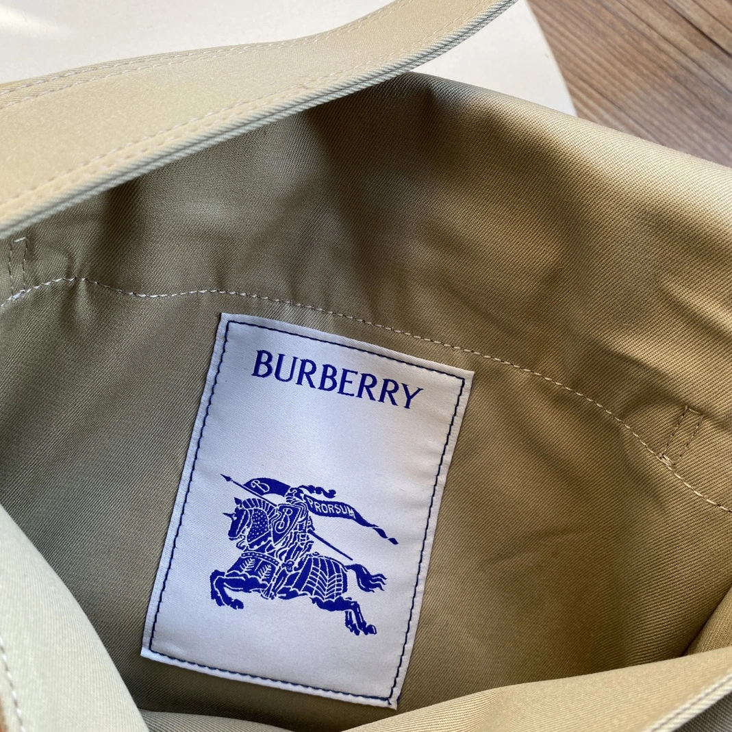 Popular 8015 Burberry AAA Man Messenger Bags